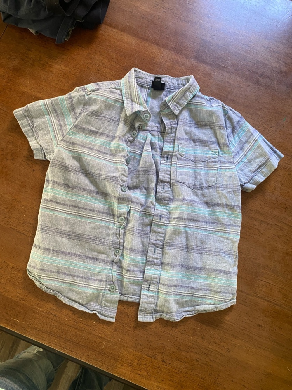 art class Light Gray Striped Short Sleeve Button-Up Shirt with Mint Accent